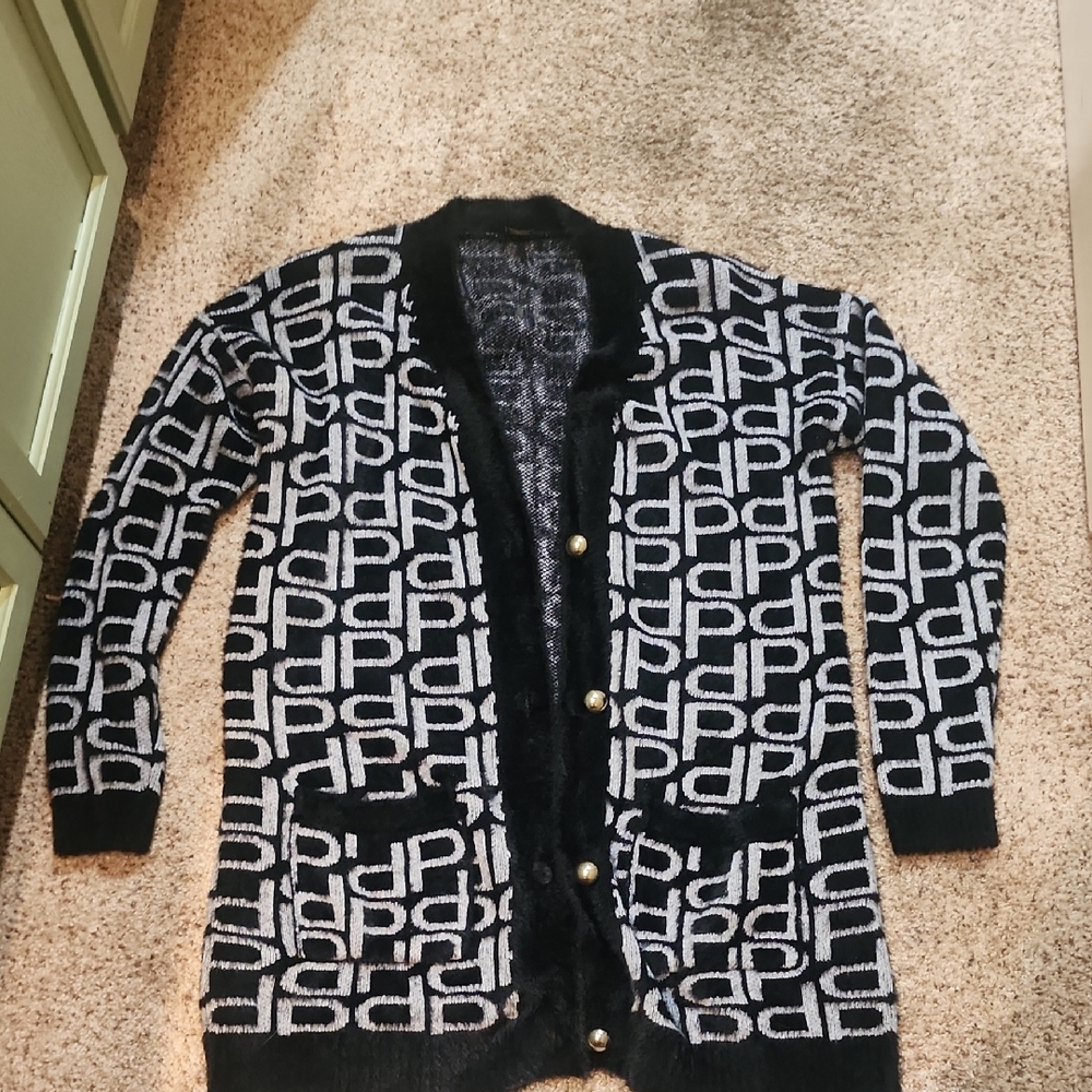 Pinko Black and White Knitwear